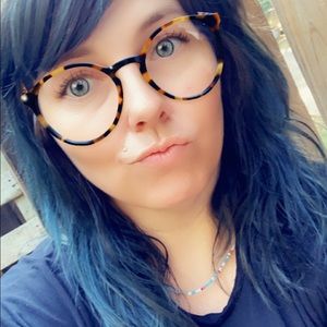 Meet your Posher, Crystal